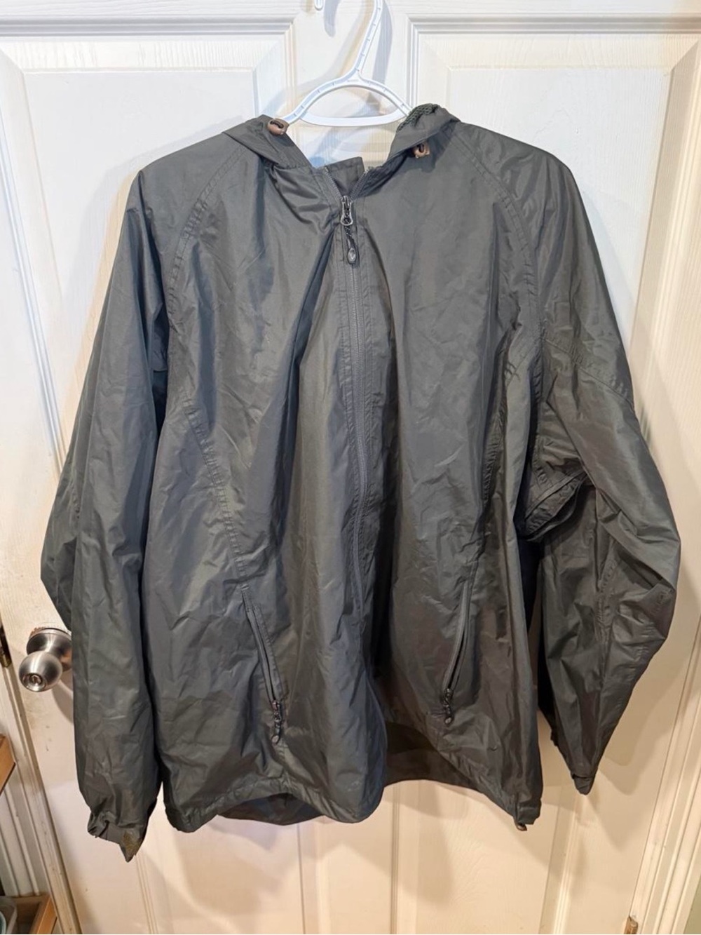 Olive/army green men’s rain jacket